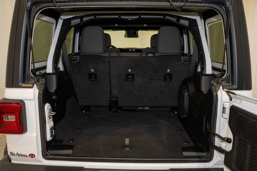 Used 2024 Jeep Wrangler Sport S image 6