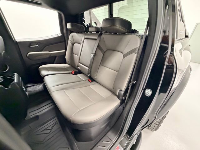 Certified 2025 Chevrolet Colorado ZR2 w/ Midnight Edition image 24