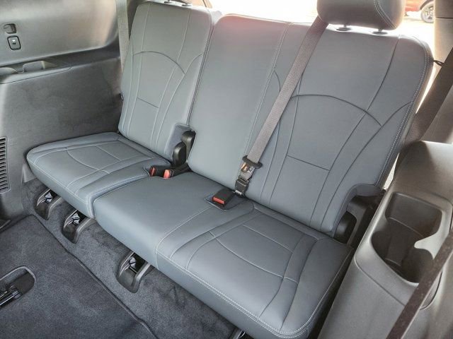 Used 2022 Buick Enclave Essence w/ Sport Touring Edition image 33