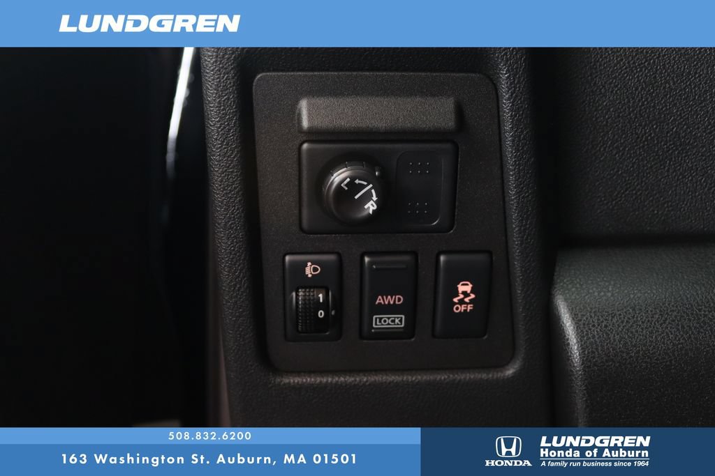 Used 2012 Nissan Rogue SL AWD/4WD image 29