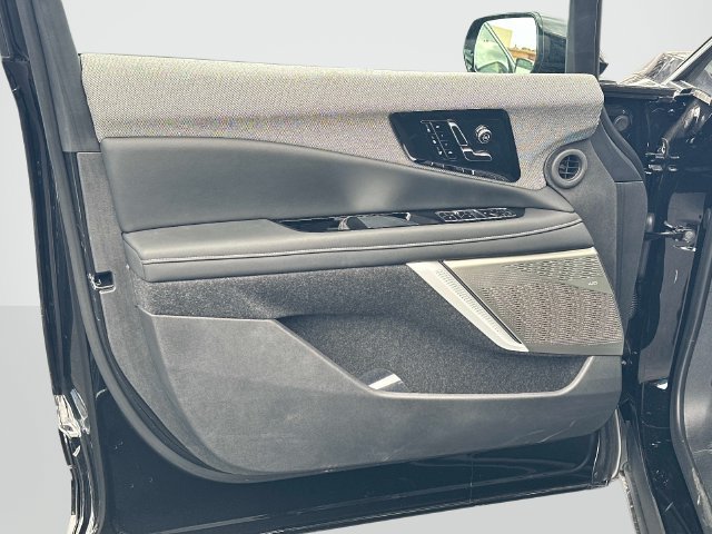 New 2027 Cadillac Optiq Premium Luxury w/ LPO, Floor Liner Package AWD/4WD image 8