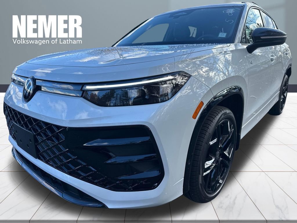 New 2026 Volkswagen Tiguan SE R-Line image 1