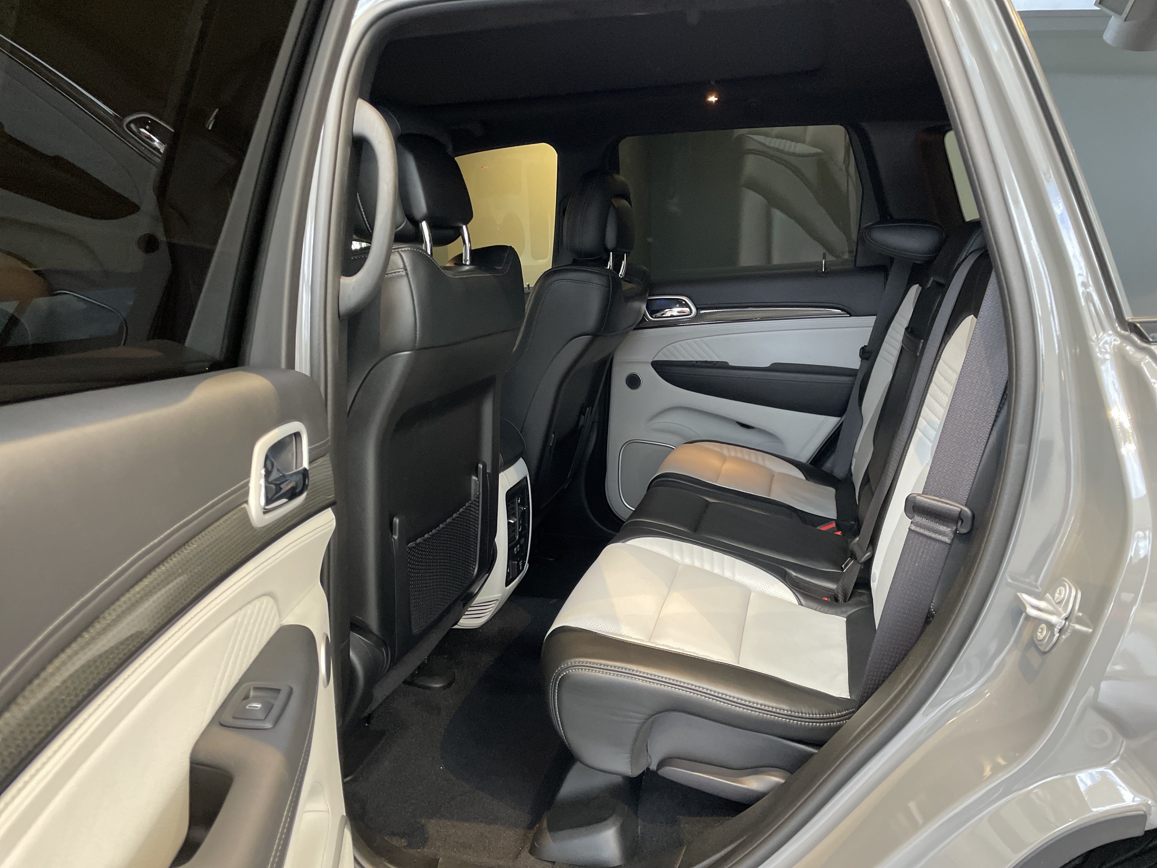 Used 2021 Jeep Grand Cherokee Trackhawk AWD/4WD image 37