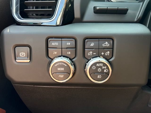 Used 2024 GMC Sierra 3500 Denali Ultimate AWD/4WD image 15