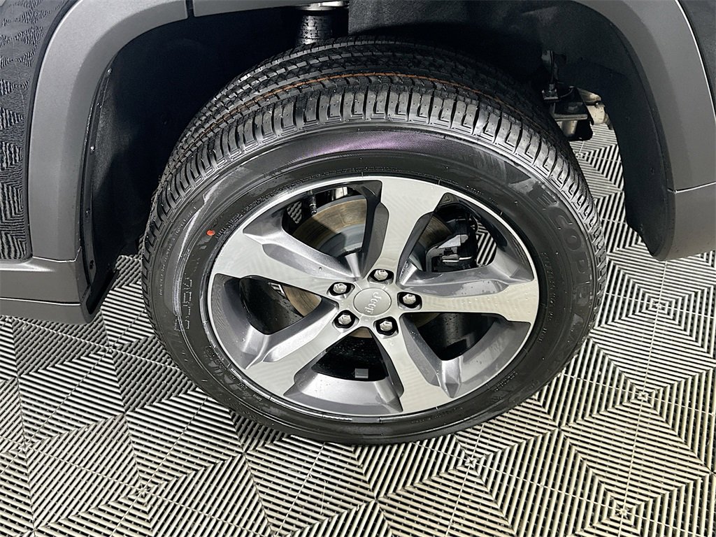 New 2025 Jeep Grand Cherokee Limited image 17