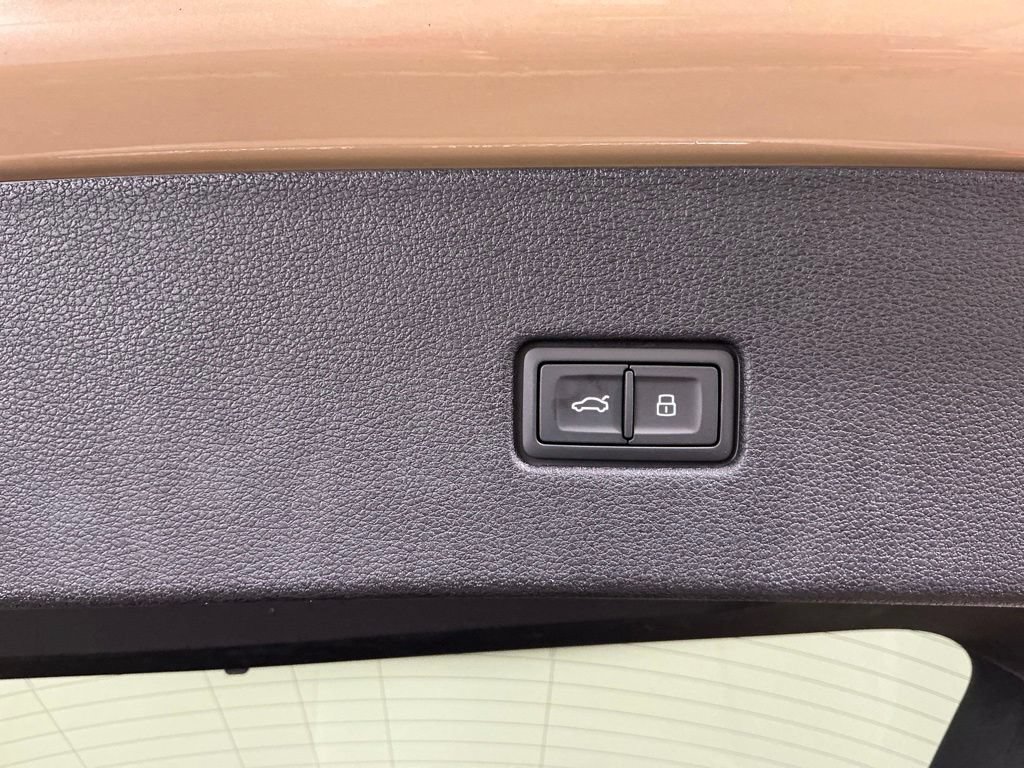 Used 2024 Audi SQ8 Prestige w/ Prestige Package AWD/4WD image 30