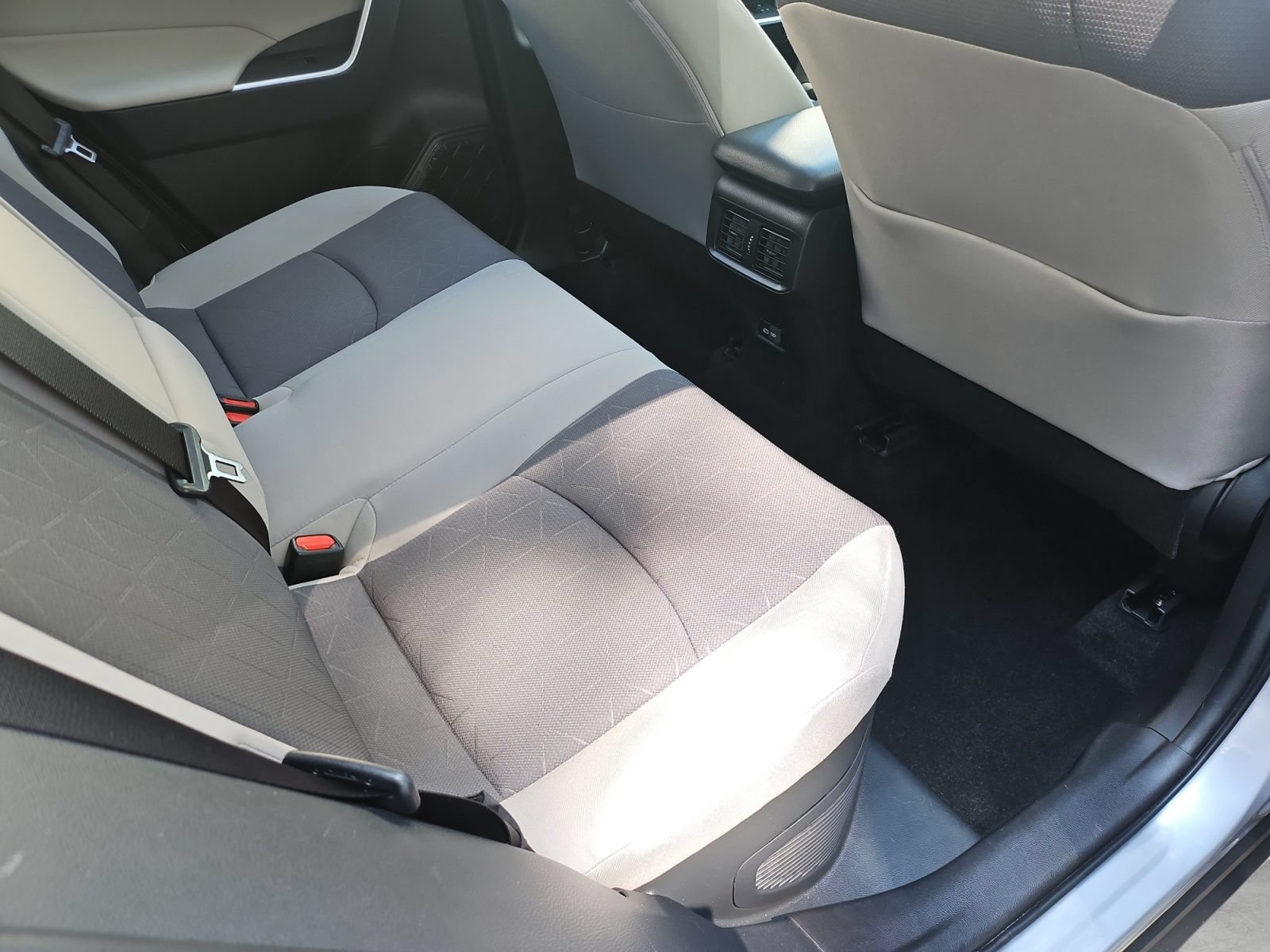 Used 2024 Toyota RAV4 XLE w/ Convenience Package AWD/4WD image 32