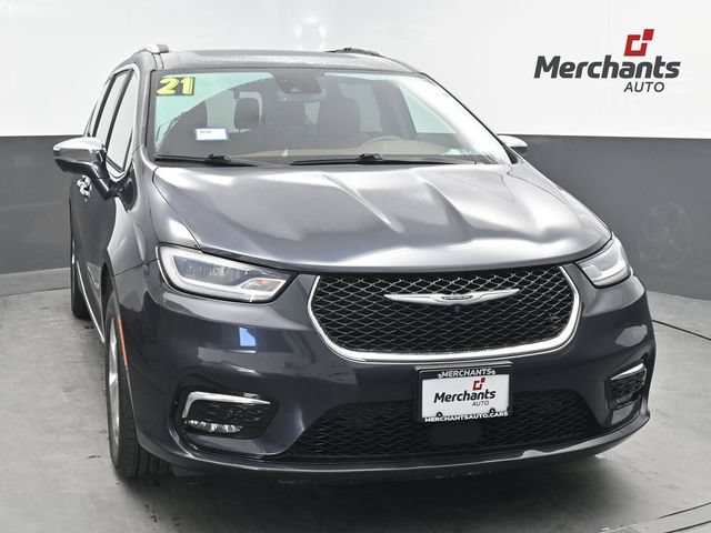 Used 2021 Chrysler Pacifica Limited w/ Uconnect Theater Family Group