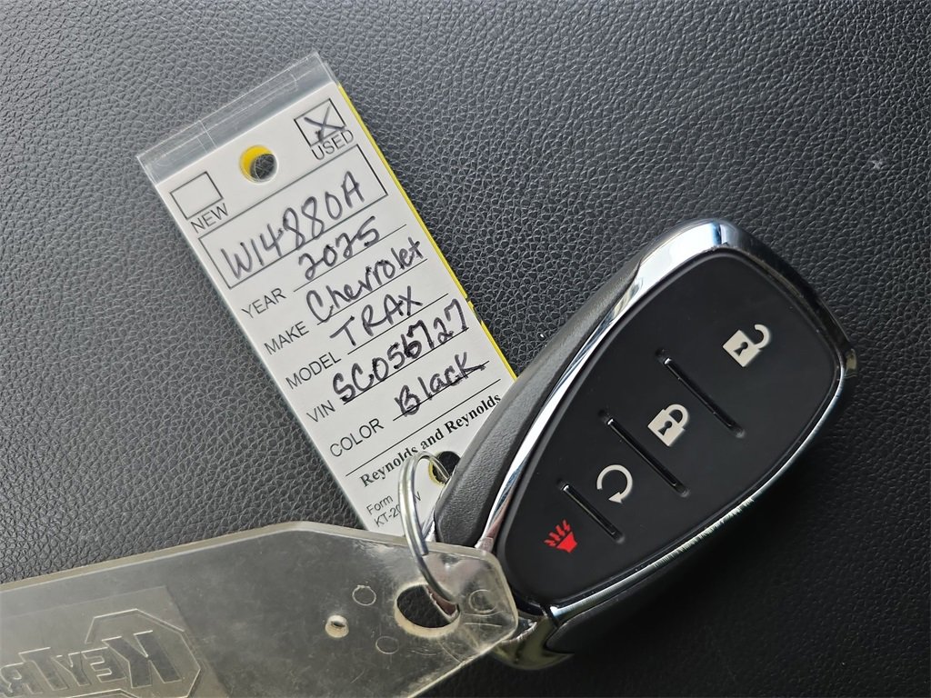 Used 2025 Chevrolet Trax LT w/ Driver Confidence Package image 17