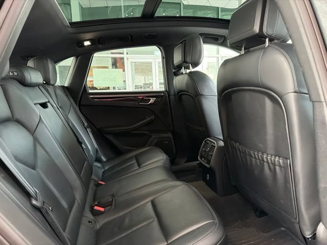 Used 2020 Porsche Macan AWD/4WD image 11