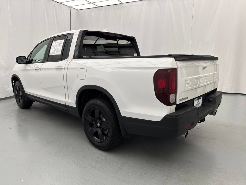Used 2025 Honda Ridgeline Black Edition image 5