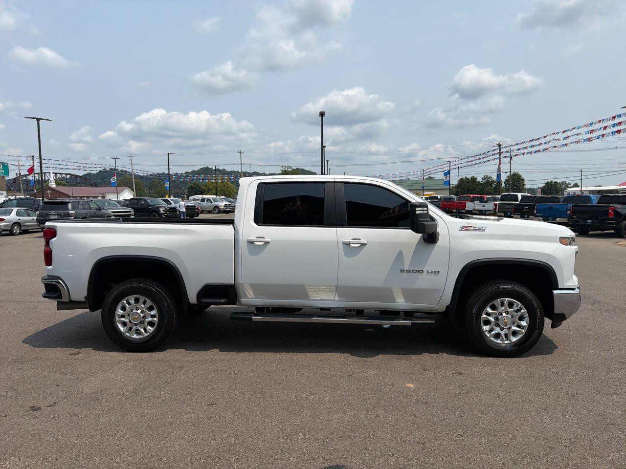 Used 2025 Chevrolet Silverado 2500 LT AWD/4WD image 27