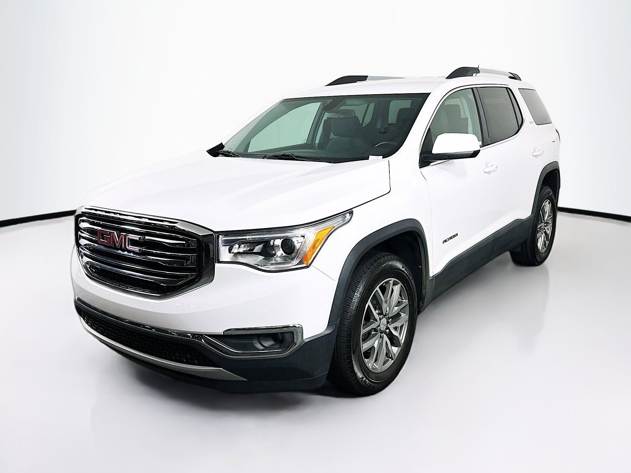 Used 2019 GMC Acadia SLE image 3