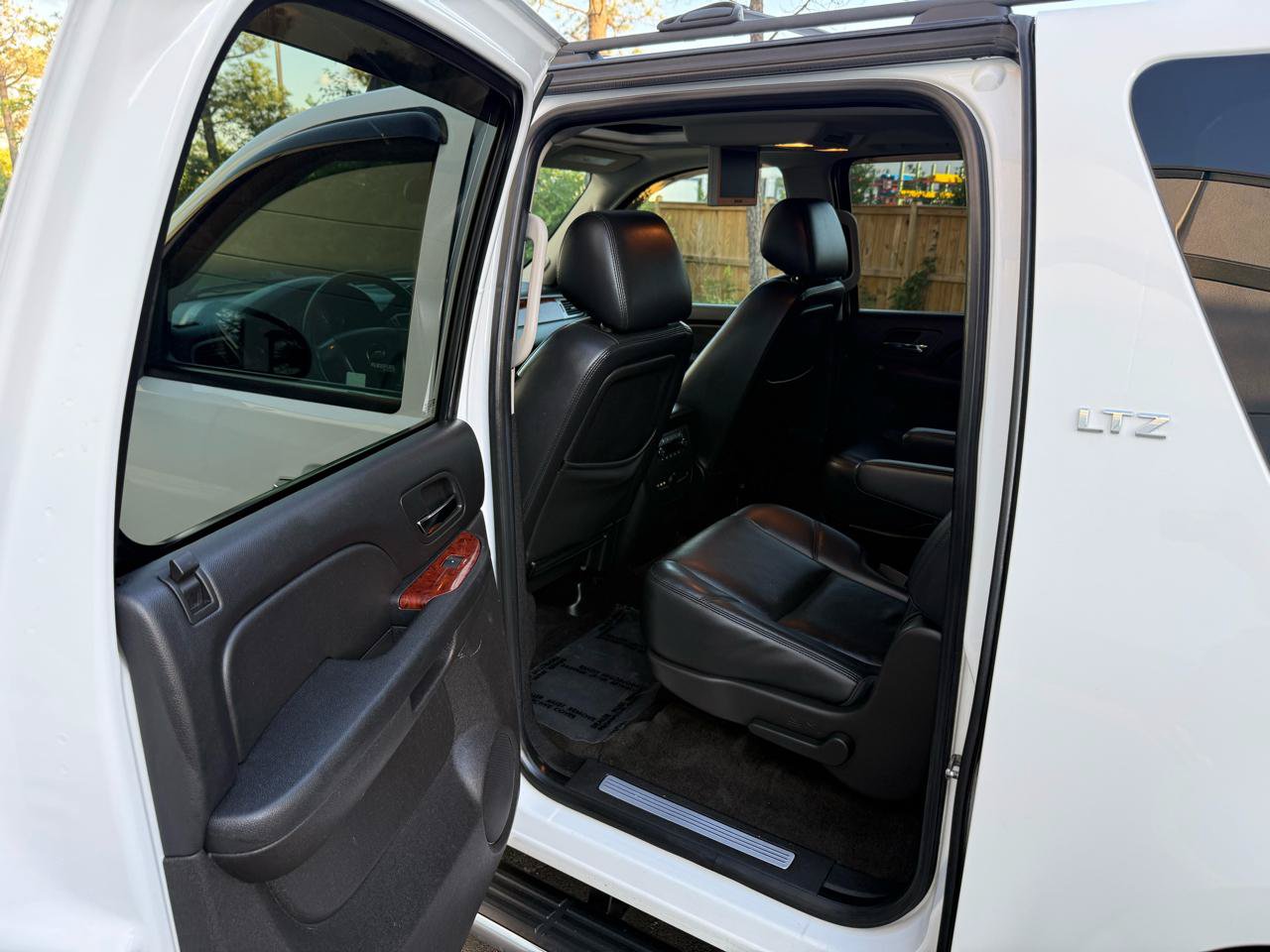 Used 2013 Chevrolet Suburban LTZ AWD/4WD image 14