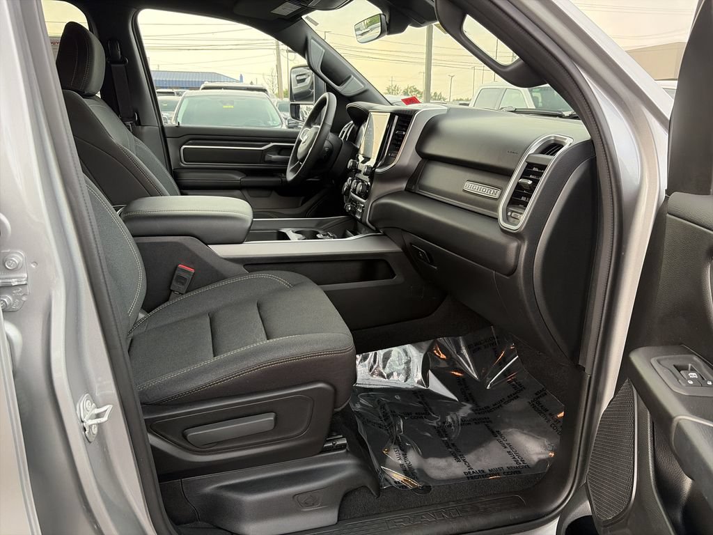 Used 2025 RAM 1500 Big Horn AWD/4WD image 28