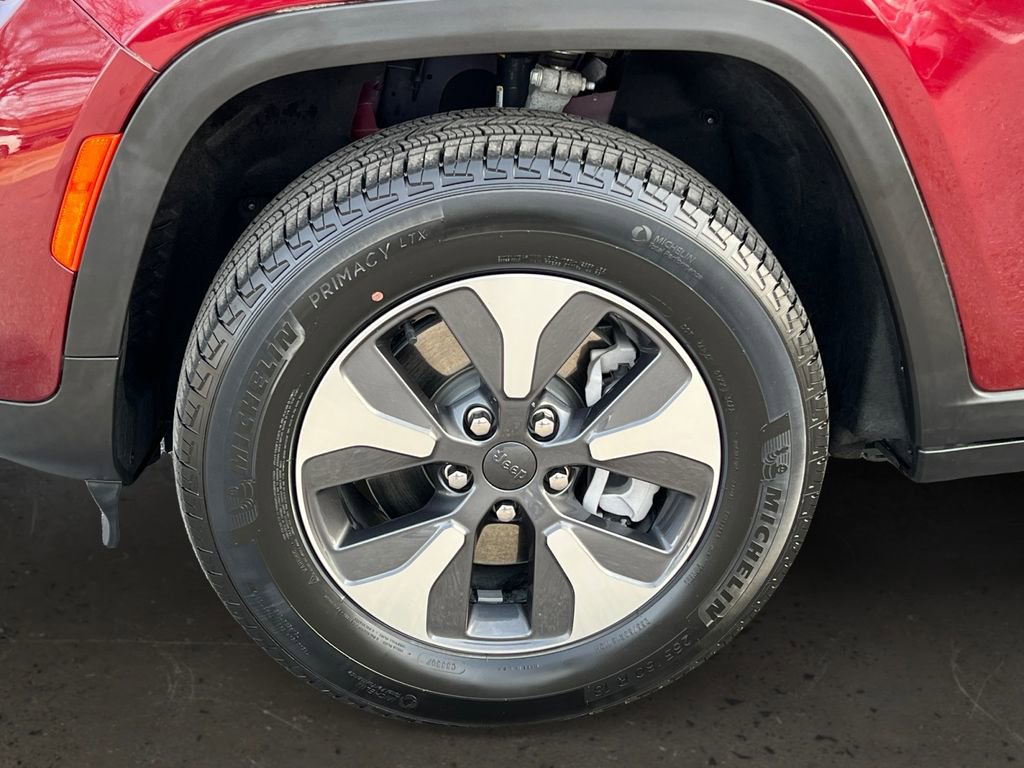 Used 2022 Jeep Grand Cherokee Limited 4xe image 27