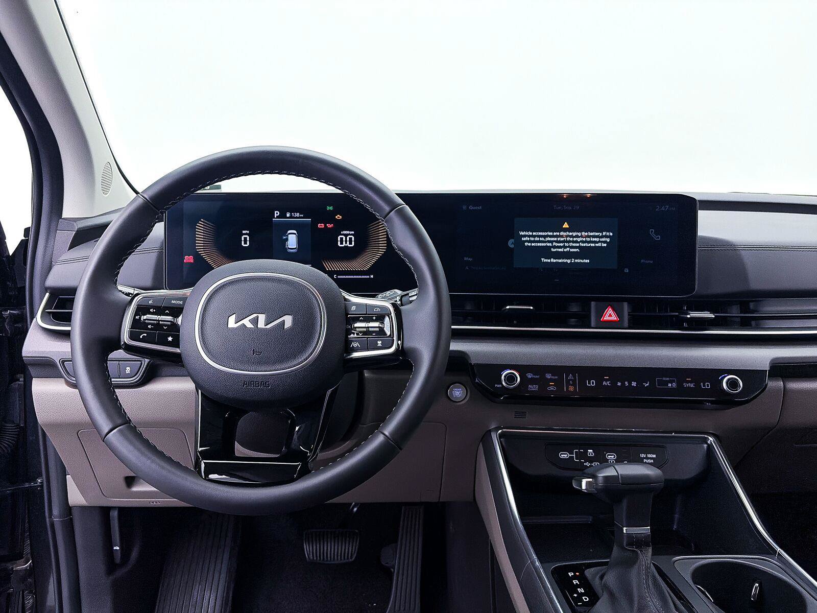 Used 2026 Kia Carnival EX FWD image 5