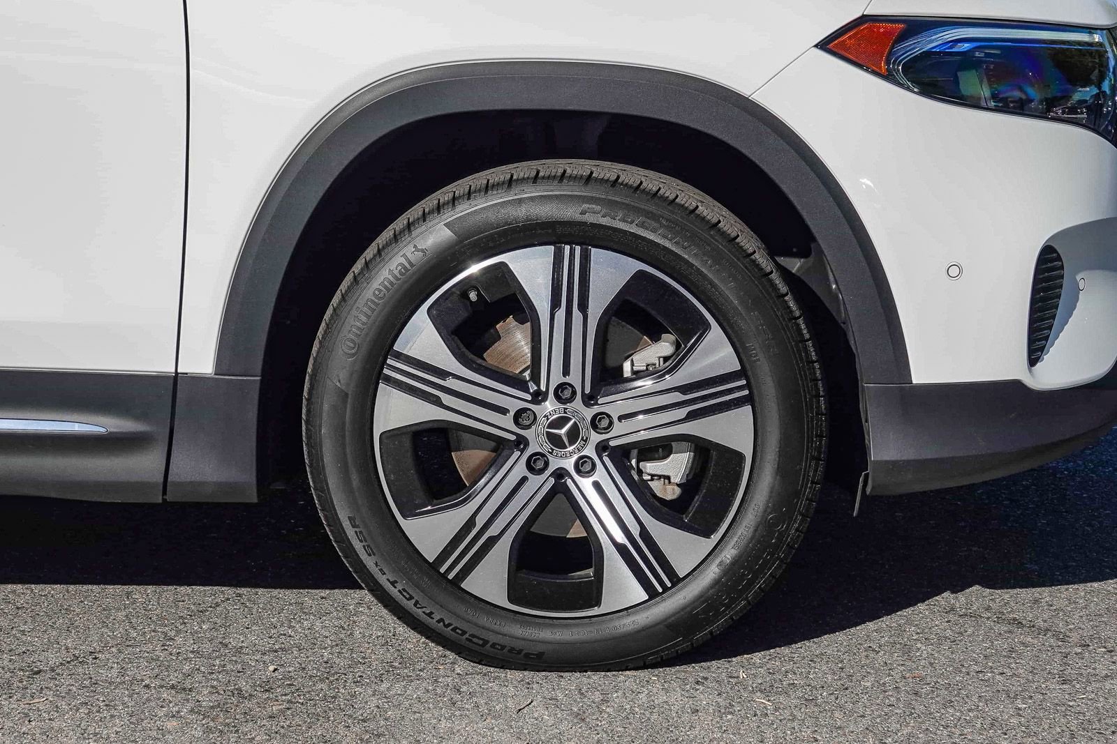 Used 2024 Mercedes-Benz EQB 350 4MATIC SUV image 11