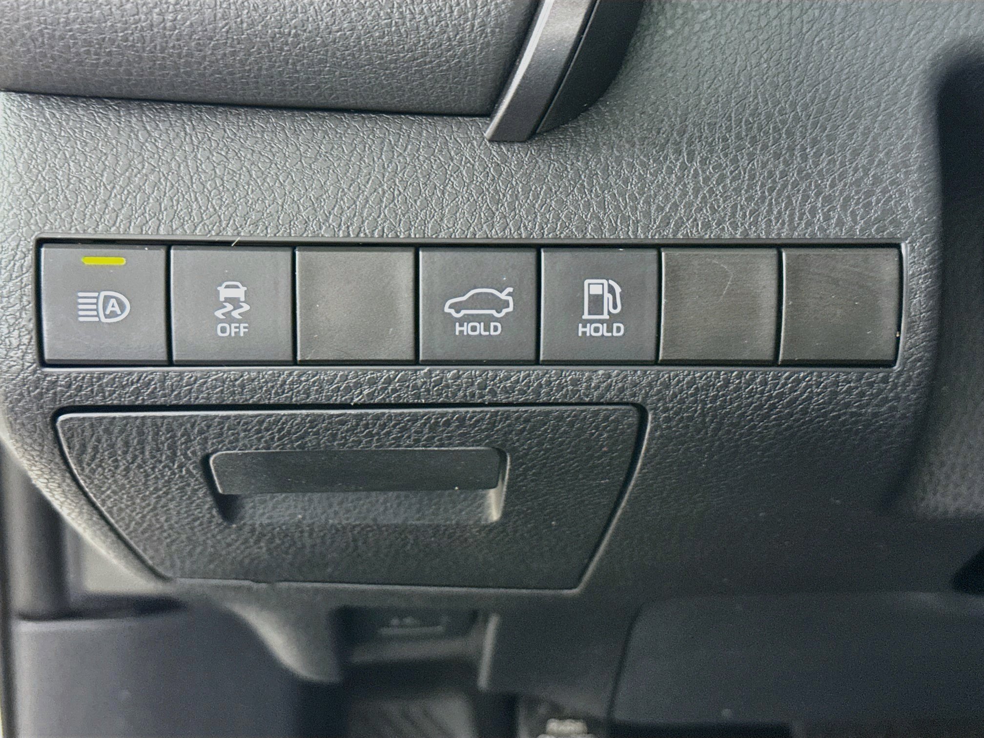 Used 2019 Toyota Camry SE FWD image 9