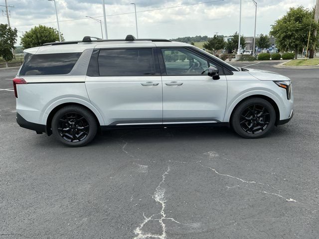 Used 2026 Kia Carnival SX w/ SX Dark Edition Package FWD image 2
