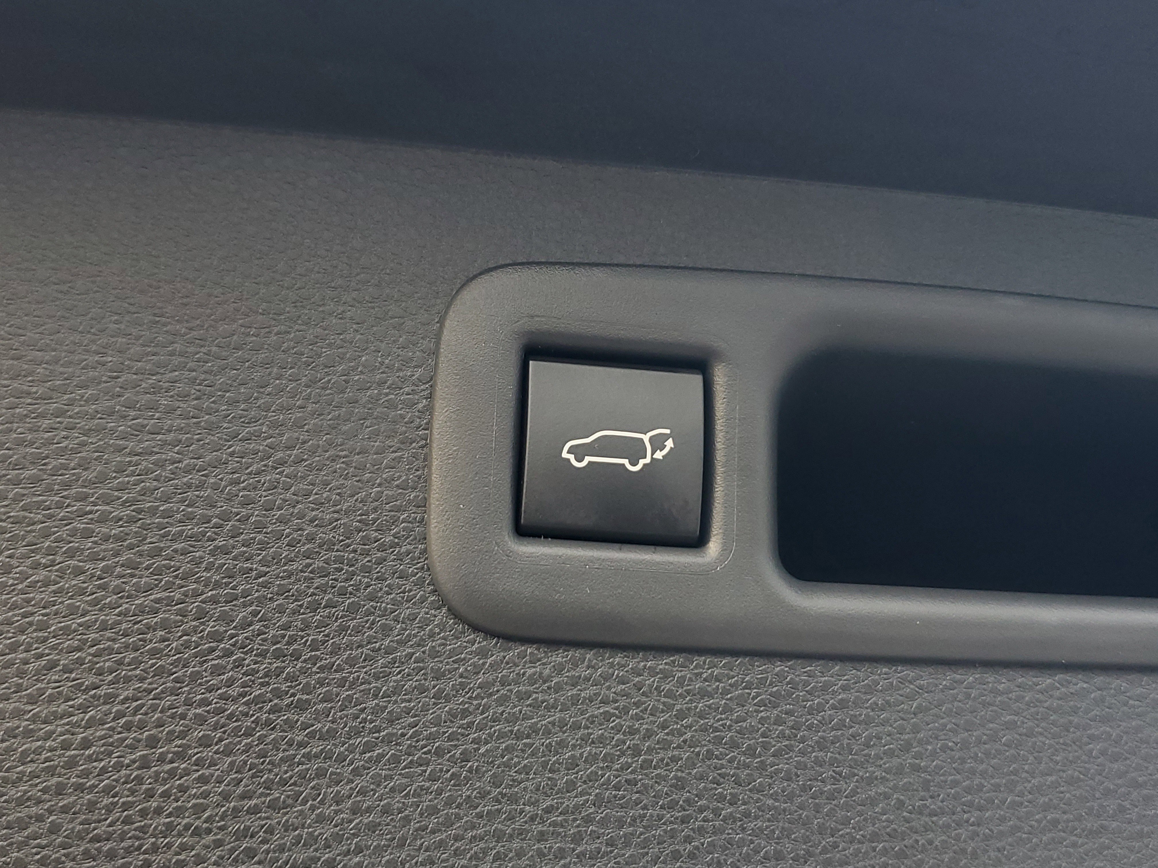 New 2026 Toyota Highlander XLE image 10