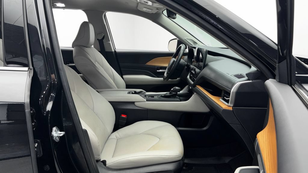 Used 2024 Toyota Grand Highlander AWD image 44