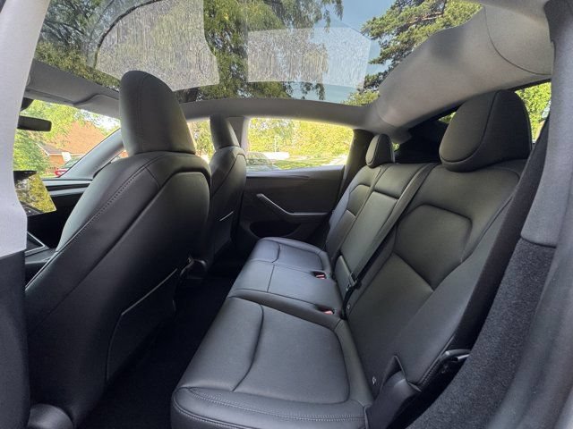 Used 2026 Tesla Model Y Long Range AWD/4WD image 27