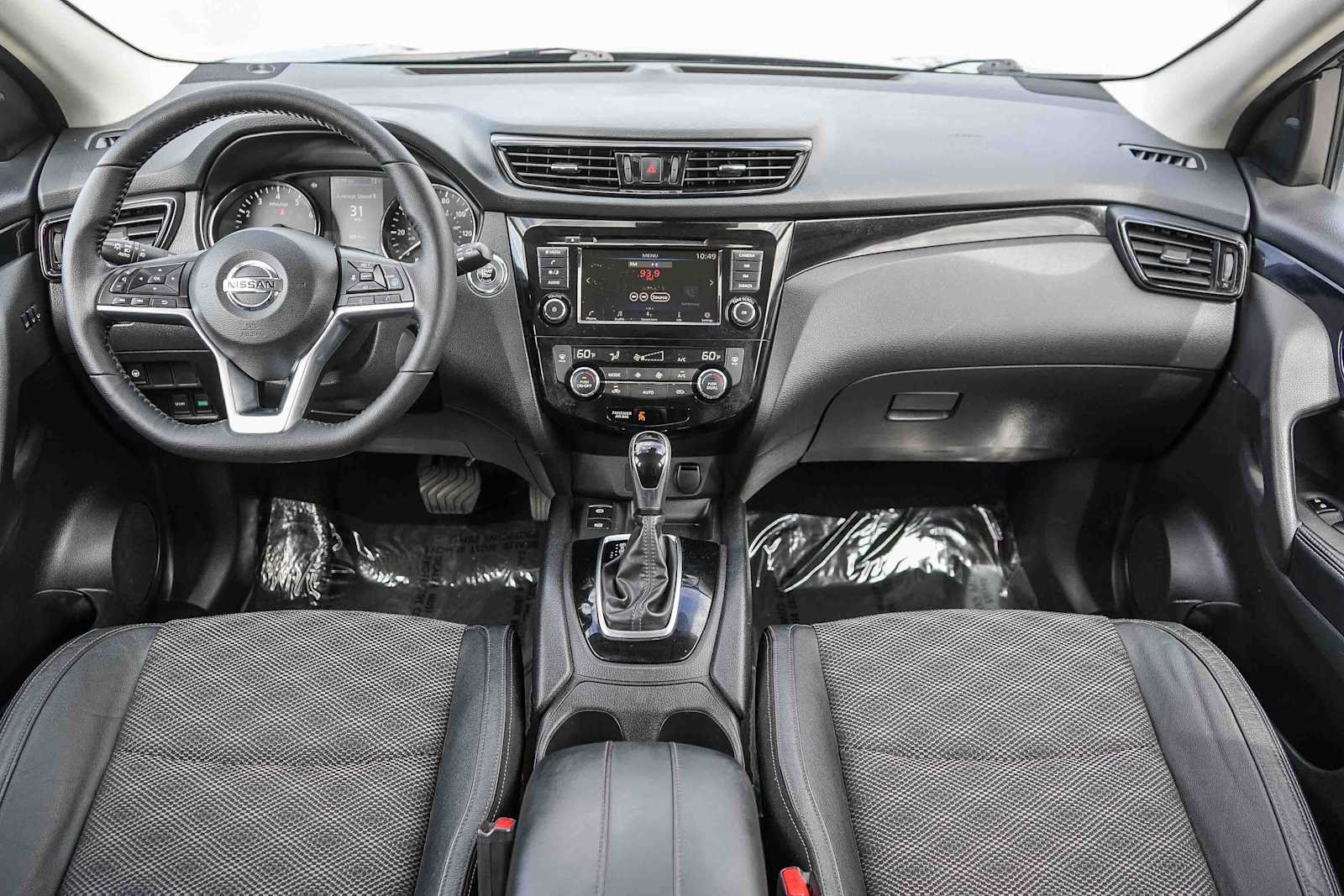 Used 2021 Nissan Rogue Sport SV w/ Technology Package FWD image 12
