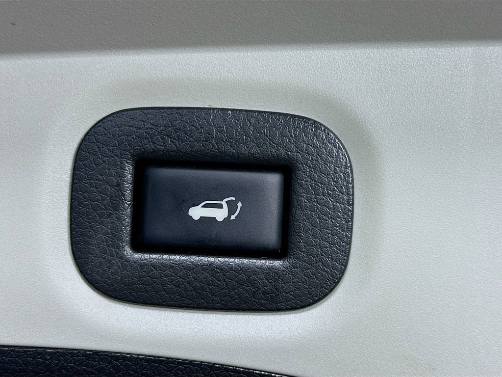 Used 2018 Nissan Rogue SV w/ Sun & Sound Touring Package image 30