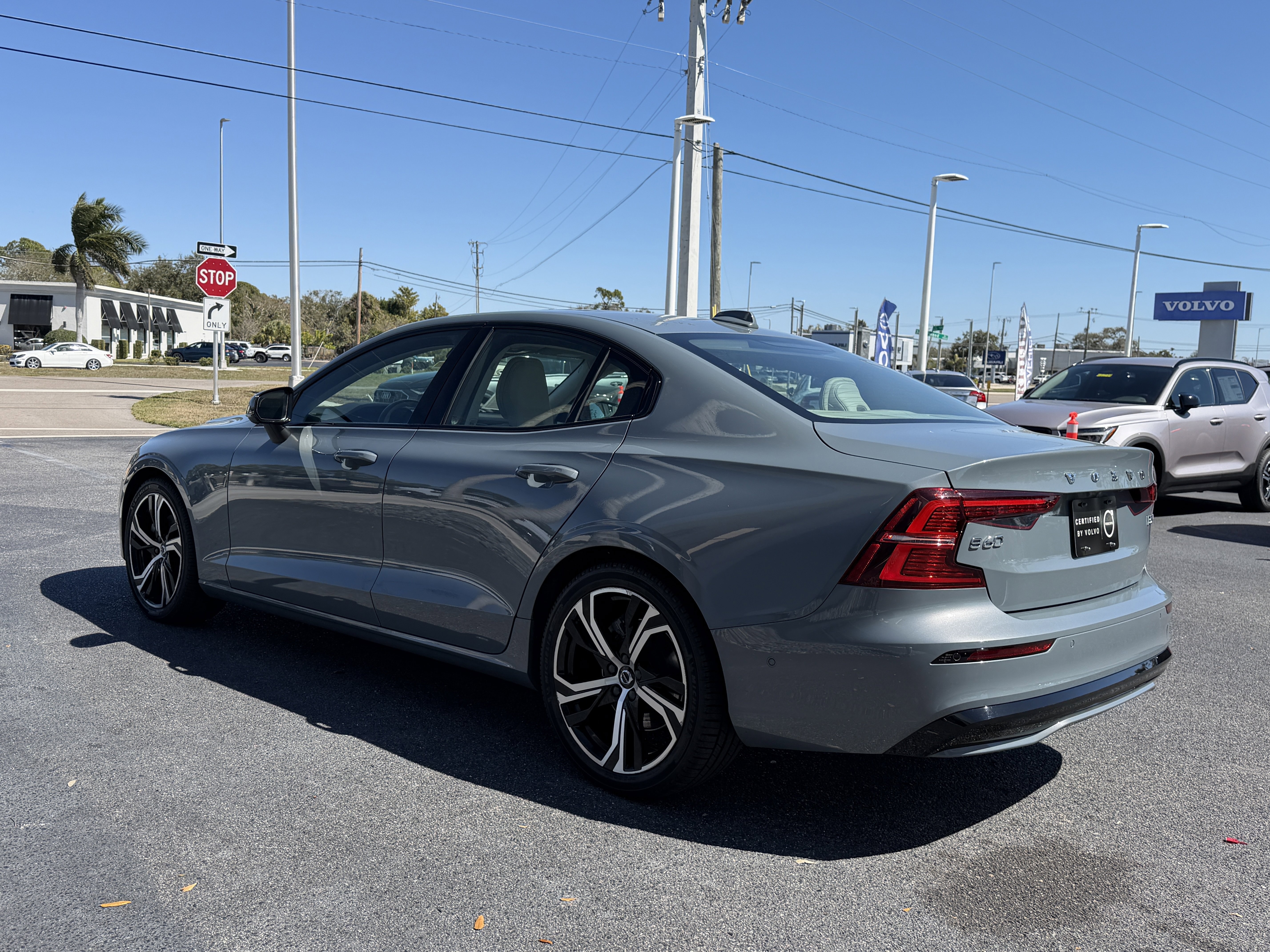 Certified 2023 Volvo S60 B5 Ultimate w/ Climate Package image 5