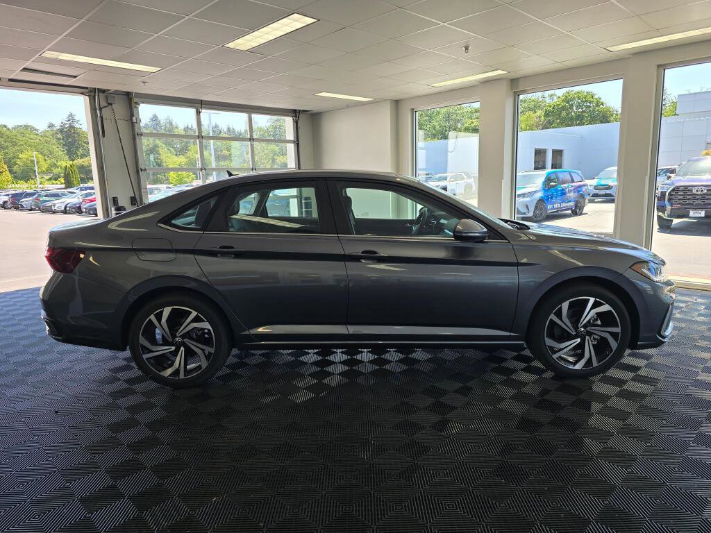 New 2026 Volkswagen Jetta SEL FWD image 2