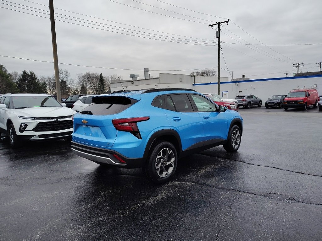 New 2026 Chevrolet Trax LT w/ Driver Confidence Package image 3