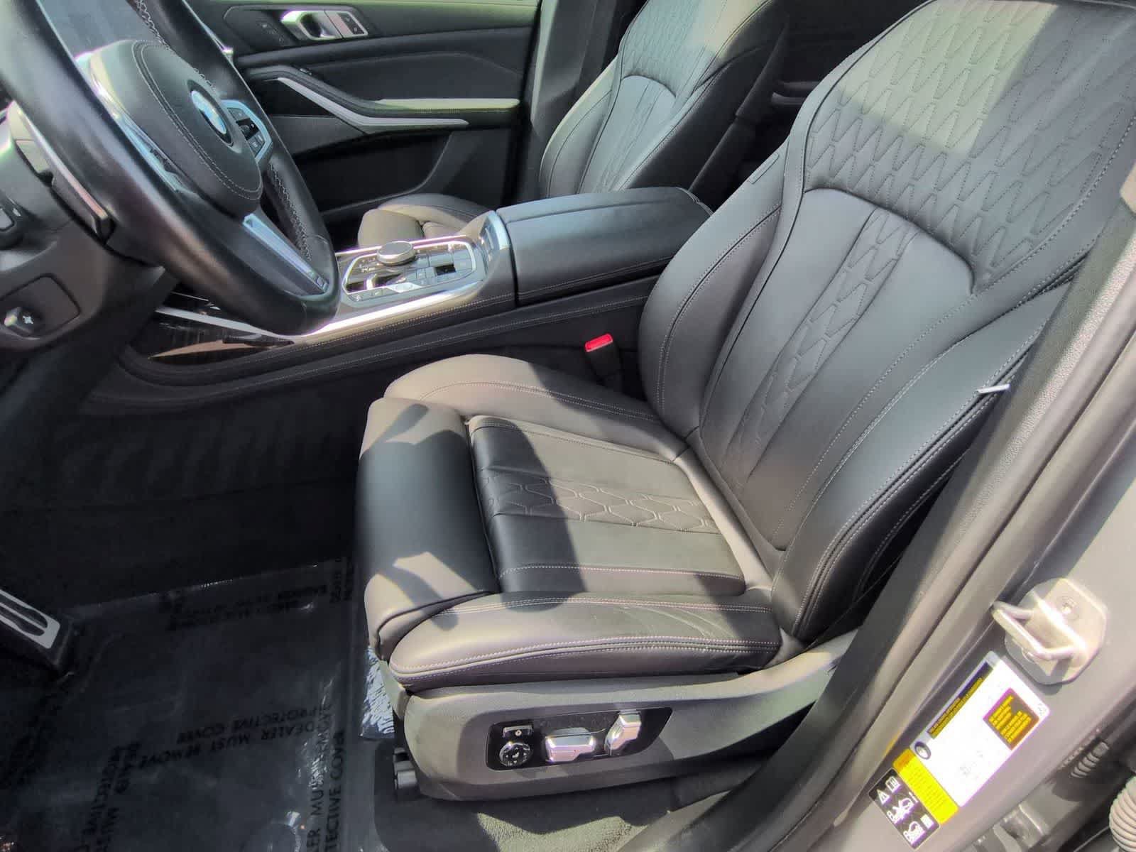 Used 2024 BMW X7 M60i AWD/4WD image 16