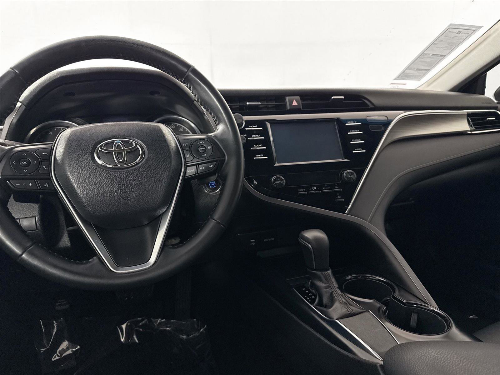 Used 2018 Toyota Camry SE w/ Convenience Package FWD image 30