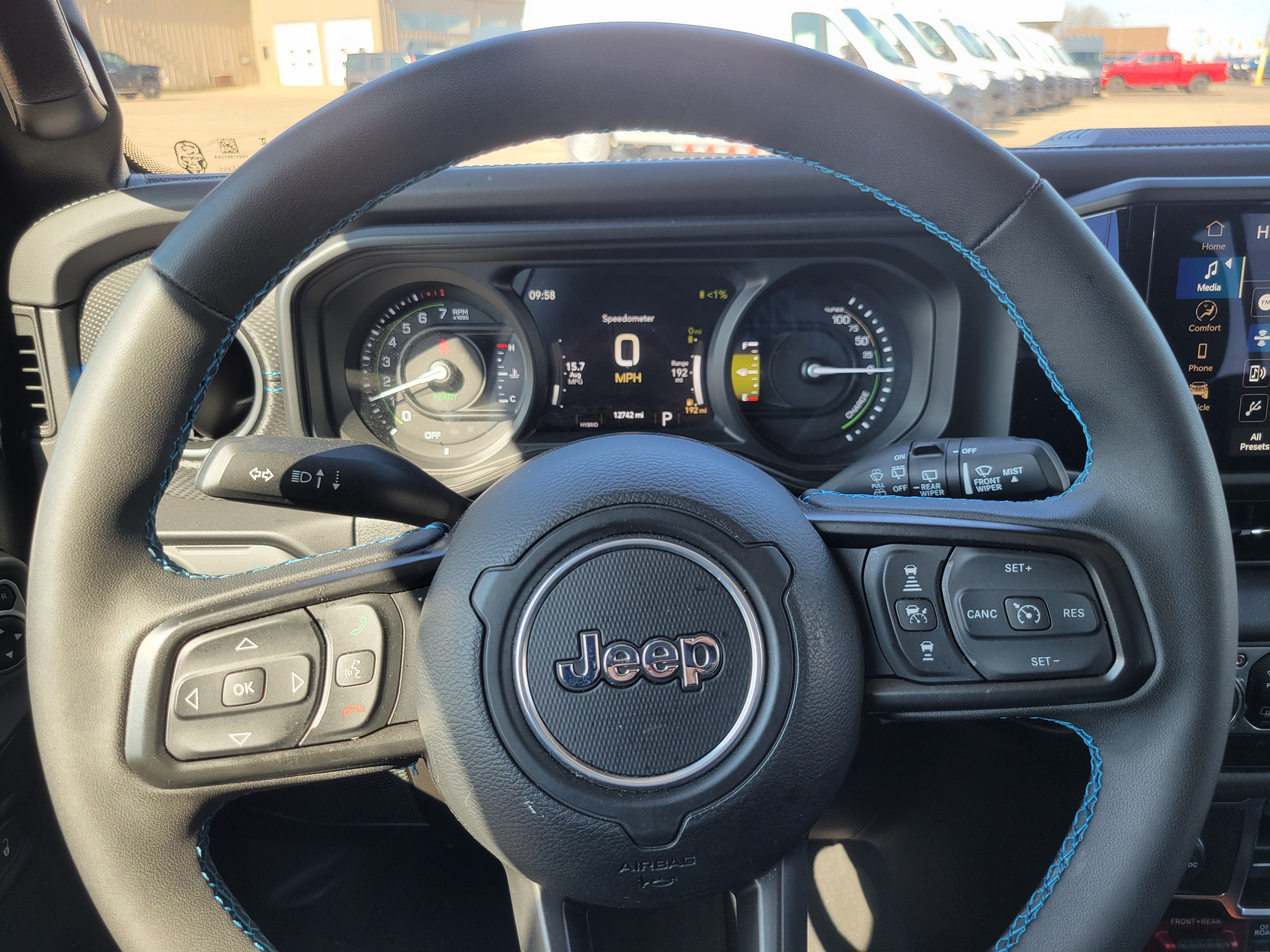 Used 2025 Jeep Wrangler Unlimited Rubicon 4xe w/ Convenience Group AWD/4WD image 8