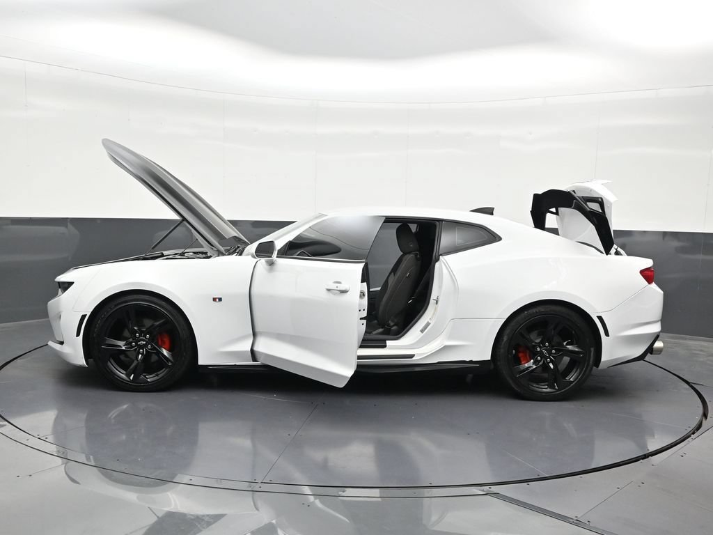 Used 2021 Chevrolet Camaro LT RWD image 34