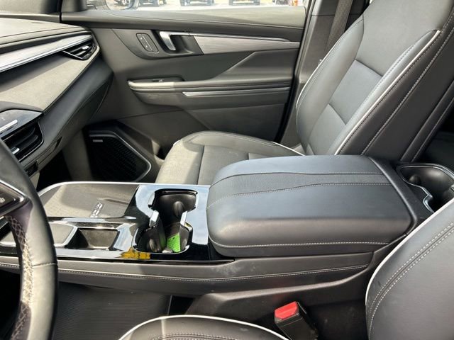 Used 2025 Buick Enclave Preferred w/ LPO, Floor Liner Package AWD/4WD image 30