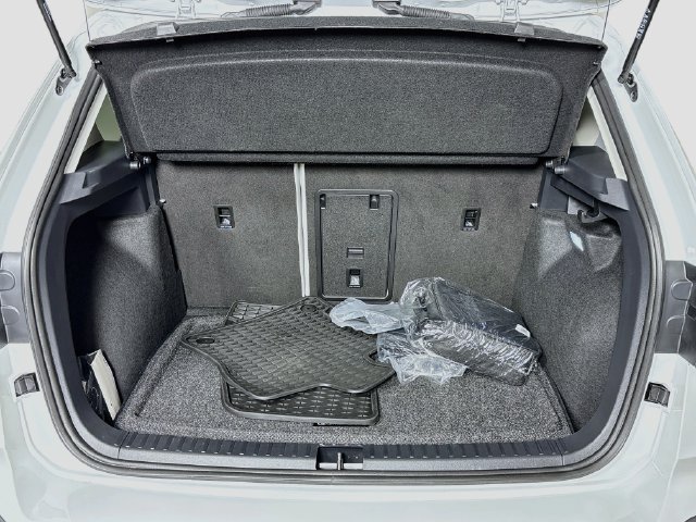 Certified 2025 Volkswagen Taos SE AWD/4WD image 30