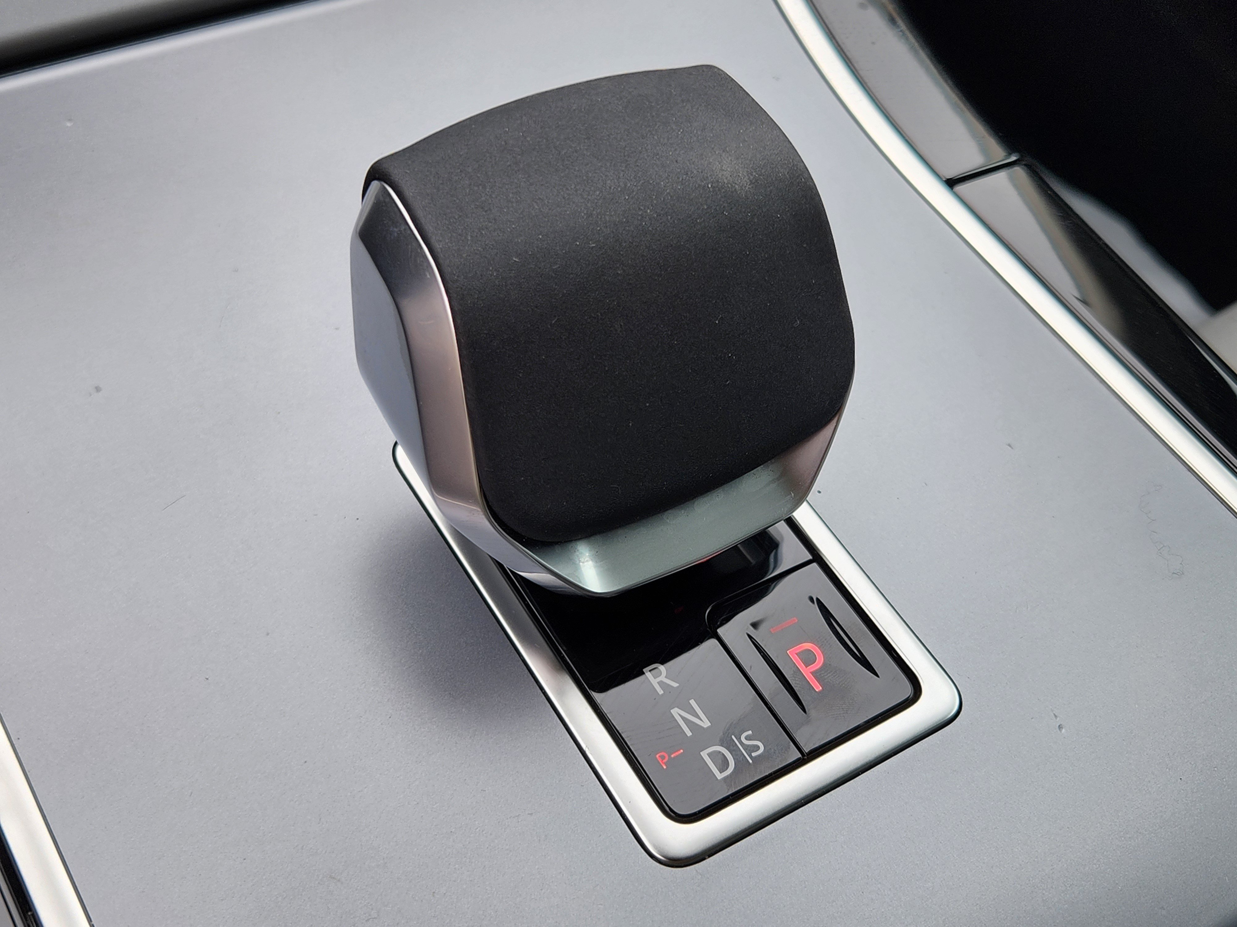 Certified 2025 Land Rover Range Rover Evoque S AWD/4WD image 22