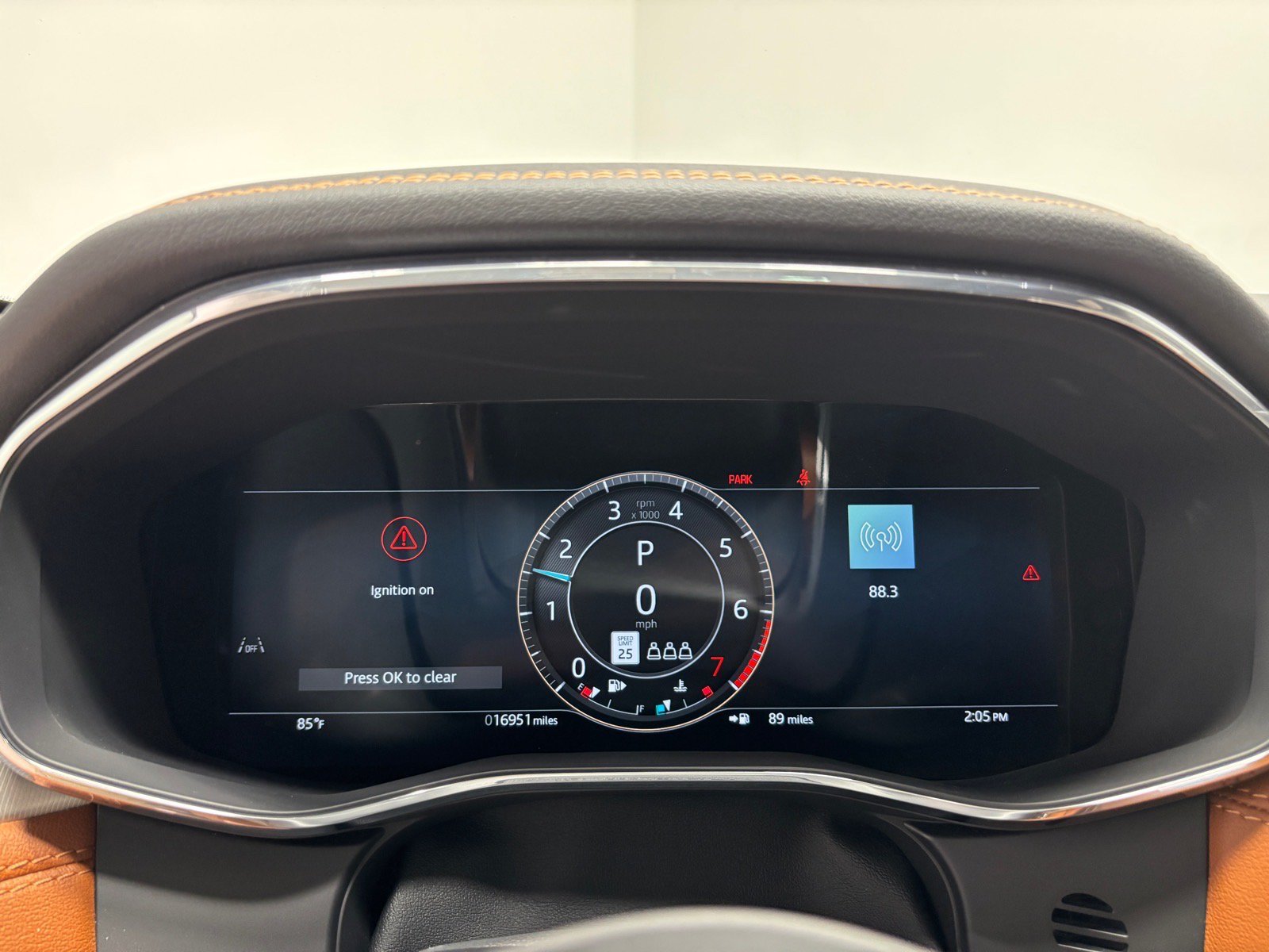New 2025 Jaguar F-PACE R-Dynamic S AWD/4WD image 18