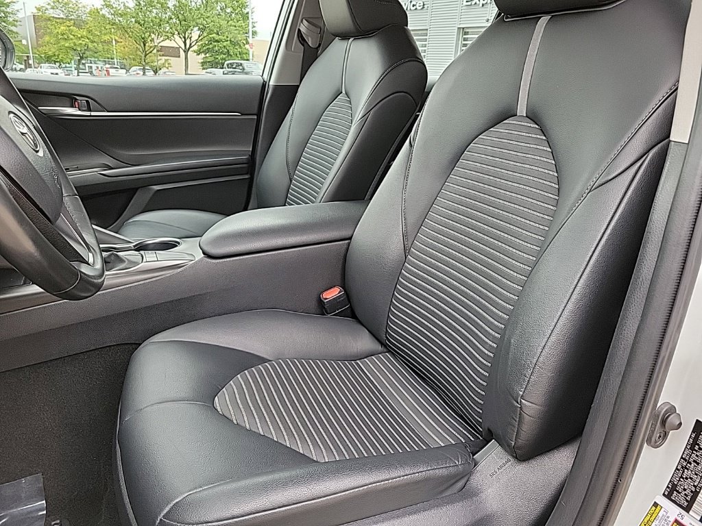 Used 2023 Toyota Camry SE FWD image 10