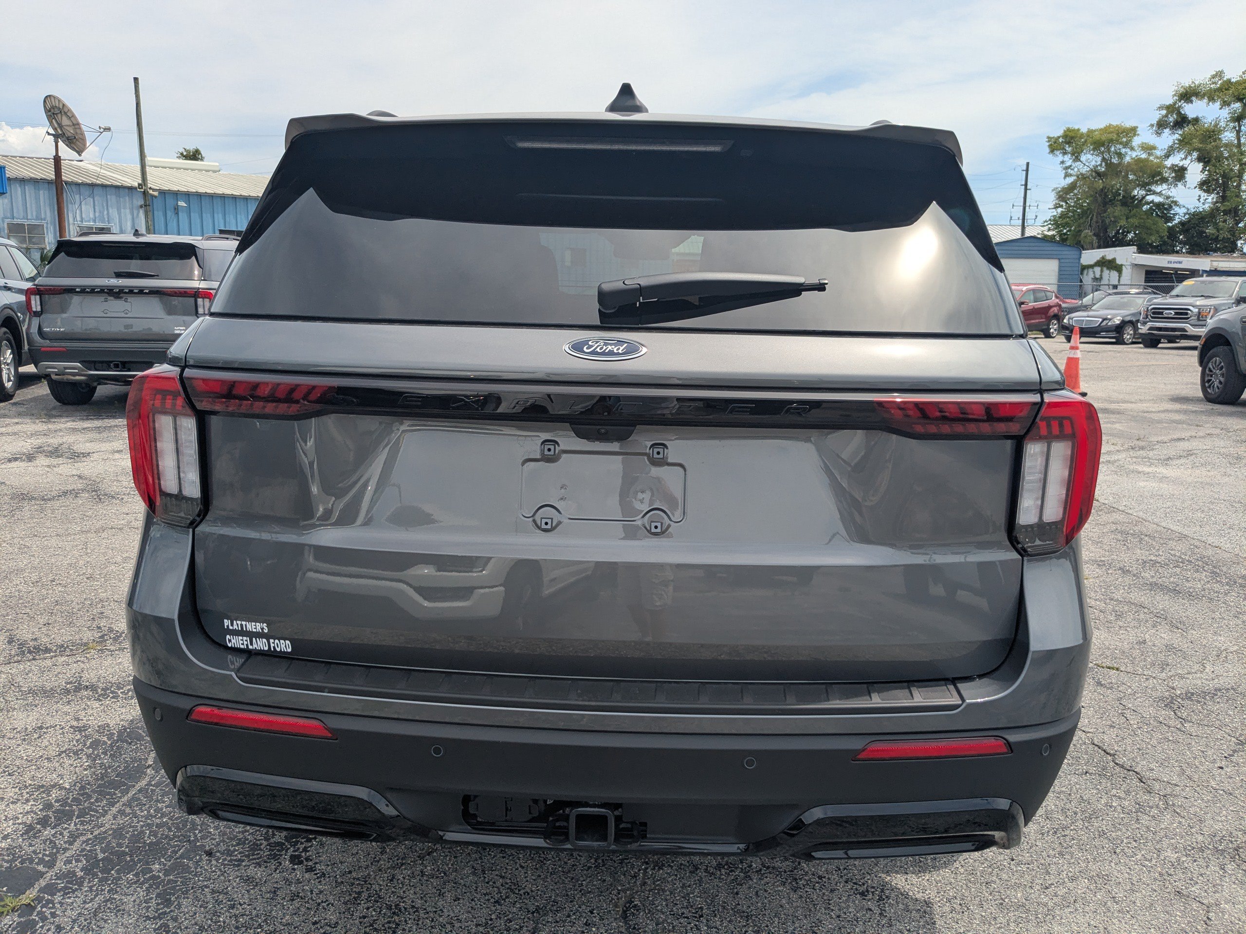 New 2026 Ford Explorer ST-Line w/ ST-Line Street Pack RWD image 5