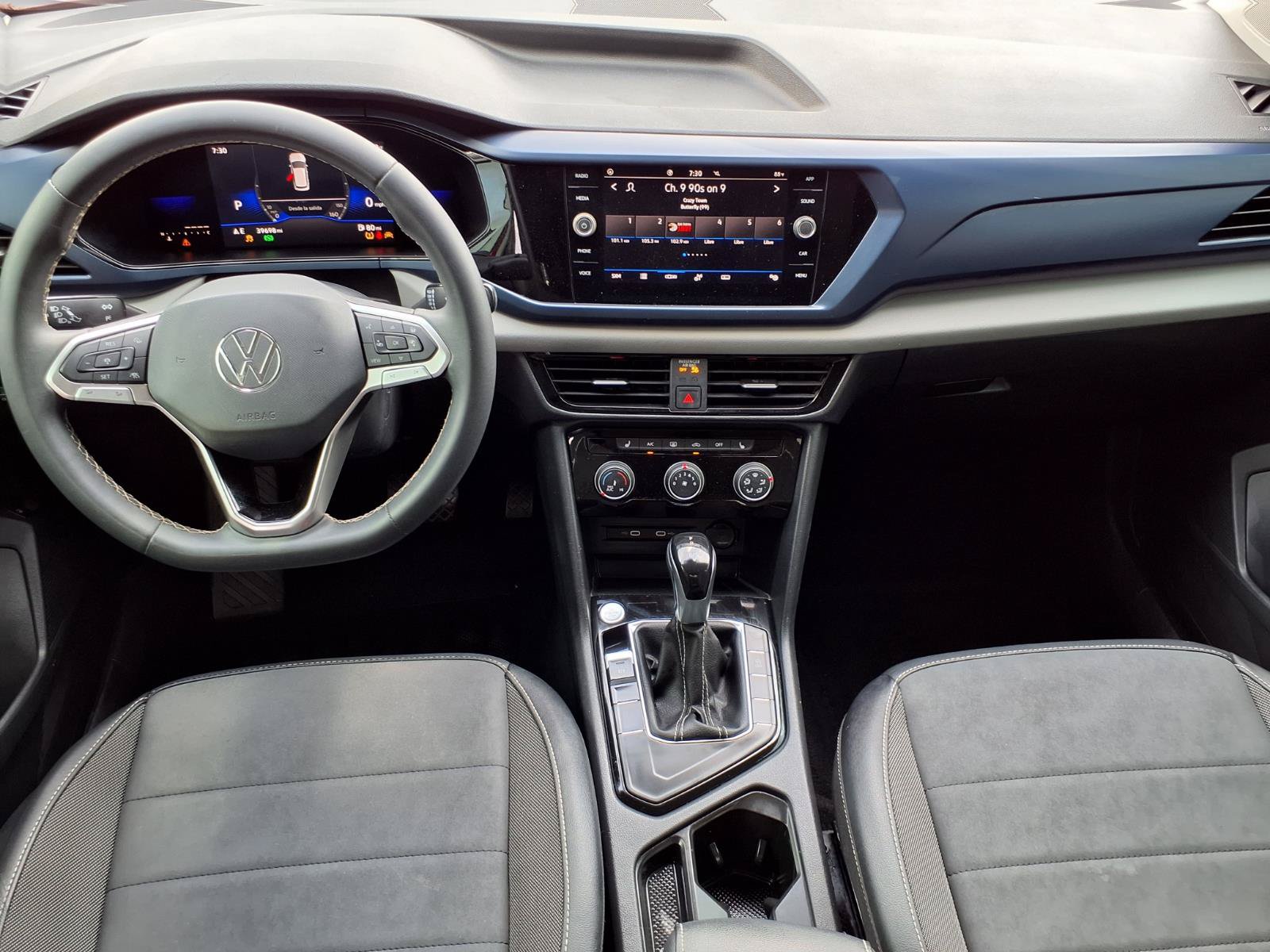 Used 2023 Volkswagen Taos SE FWD image 4