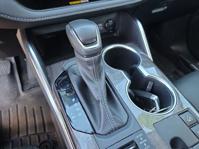 Used 2023 Toyota Highlander Platinum image 18