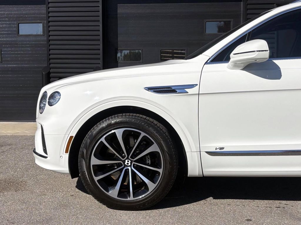Certified 2022 Bentley Bentayga image 6
