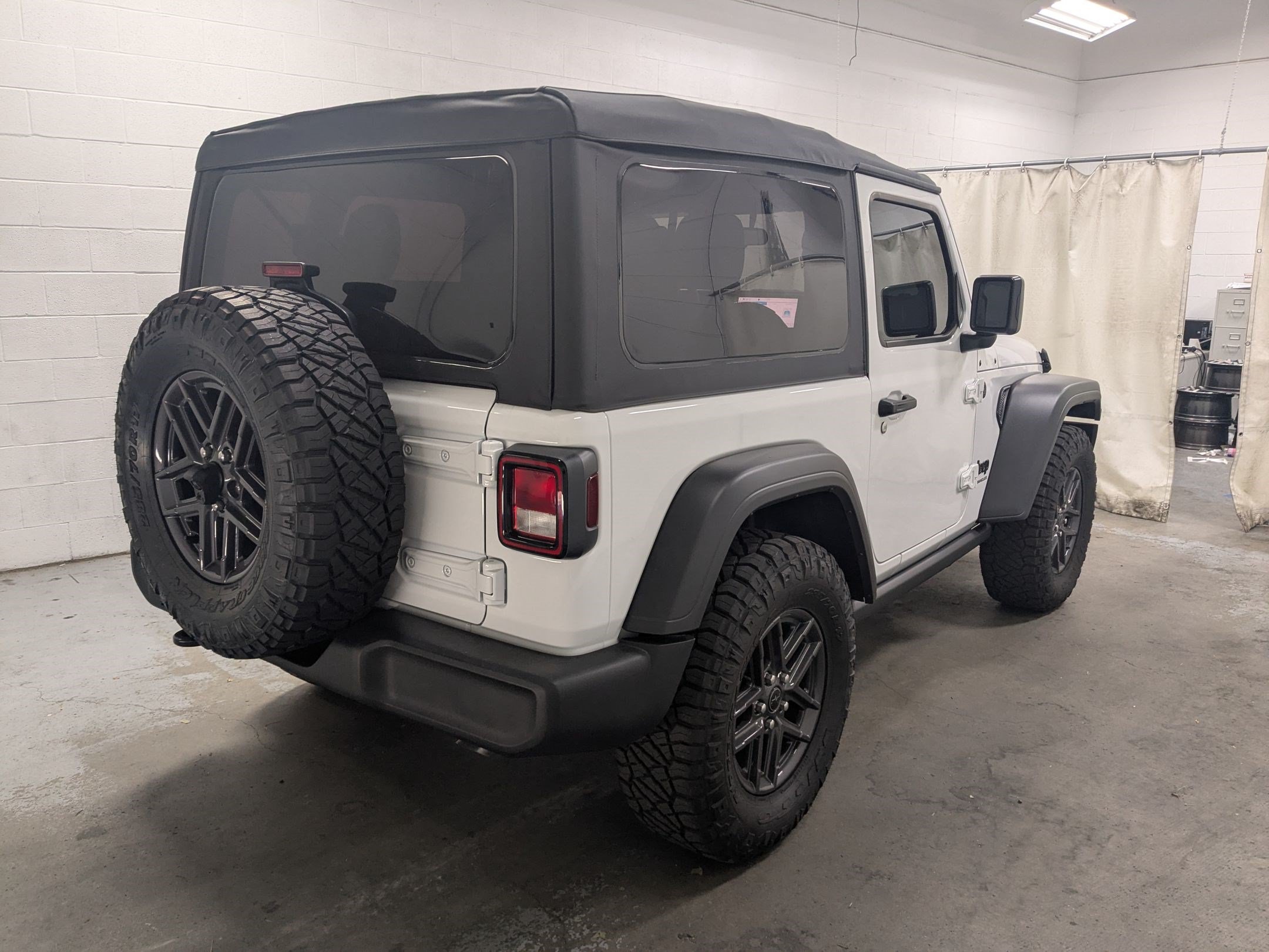 Certified 2026 Jeep Wrangler Sport AWD/4WD image 7