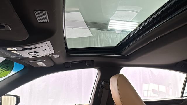 Used 2021 Lexus ES 300h w/ Premium Package image 34