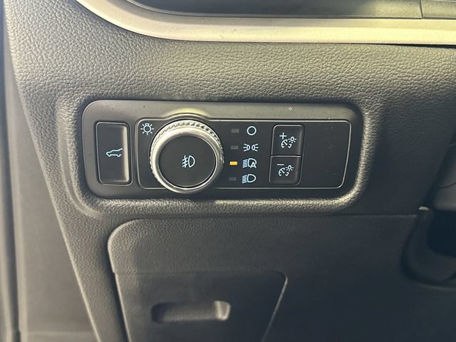 Used 2023 Ford Explorer XLT w/ Equipment Group 202A AWD/4WD image 22