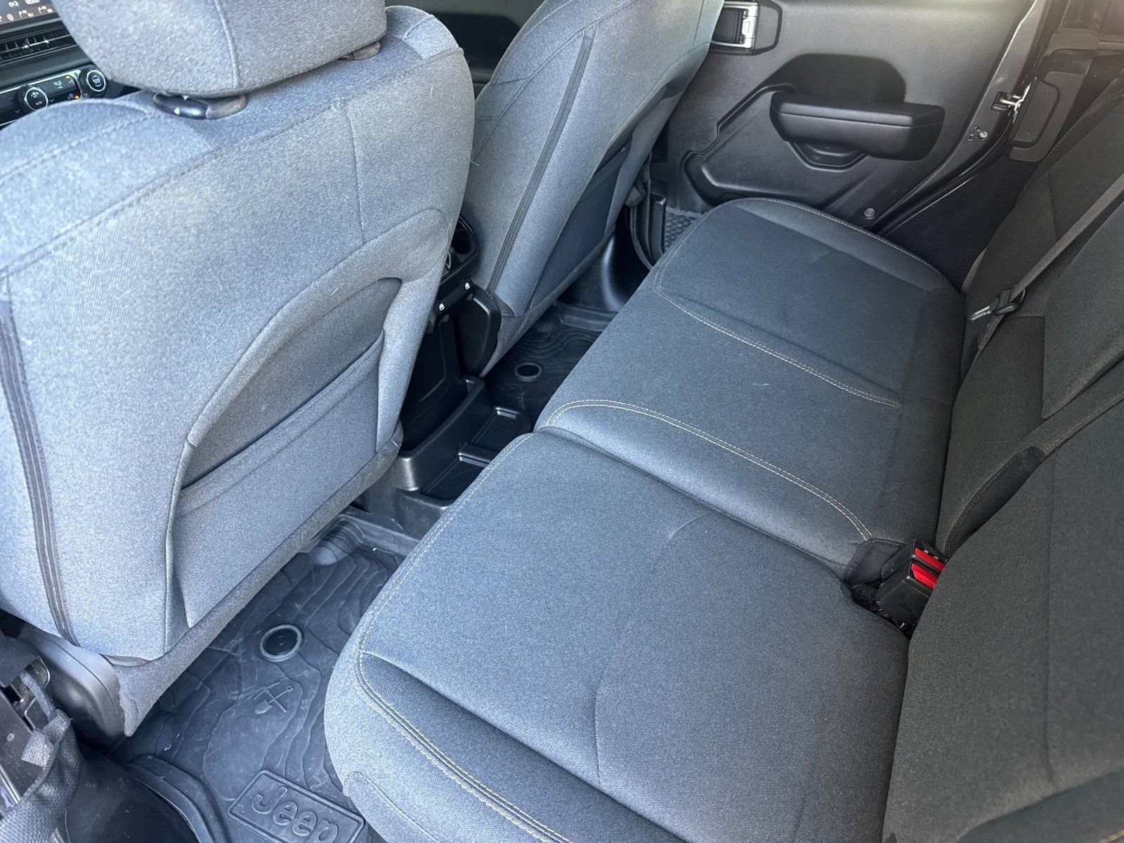 Used 2024 Jeep Wrangler Unlimited AWD/4WD image 14