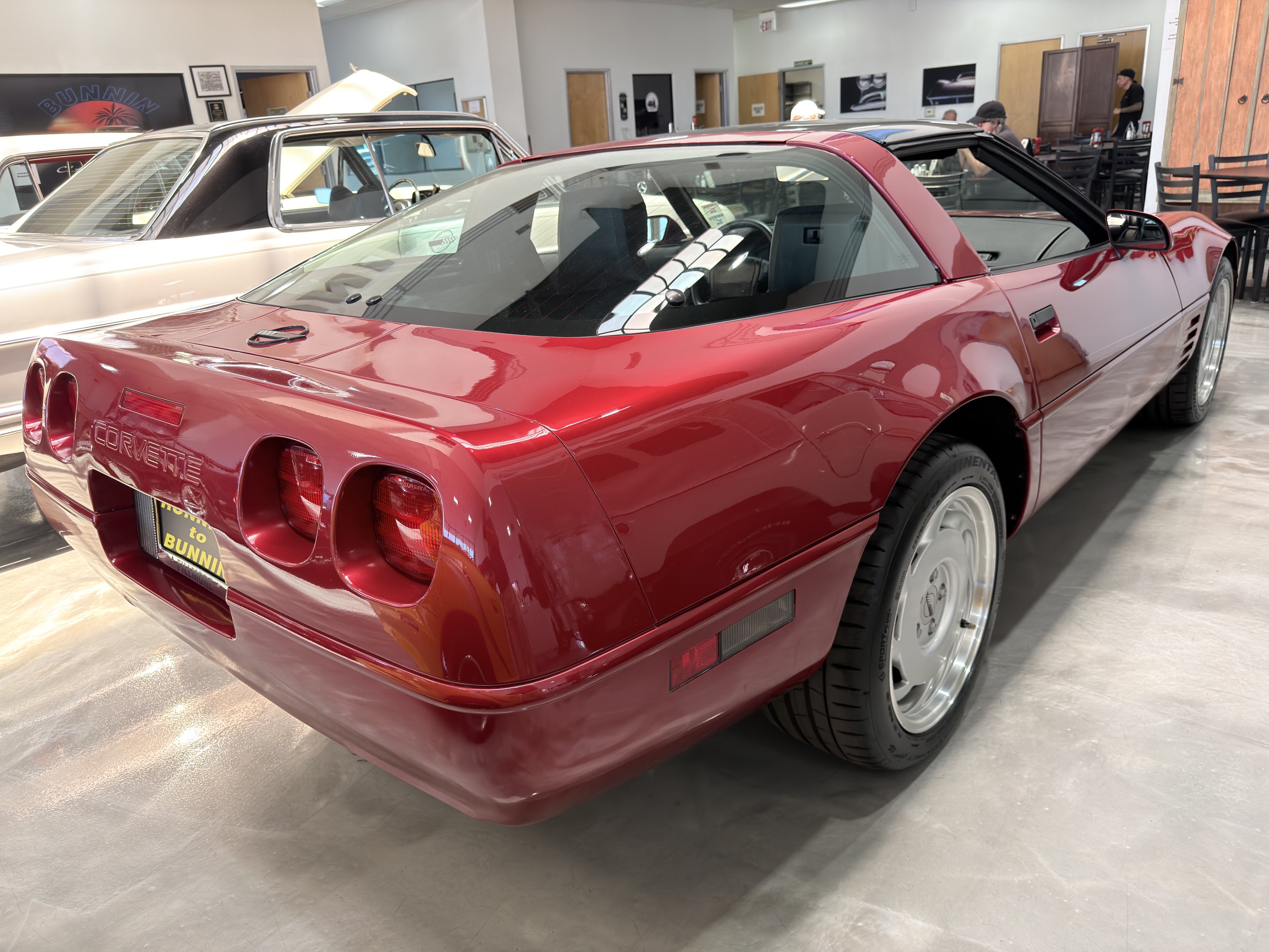 Used 1991 Chevrolet Corvette Coupe RWD image 8